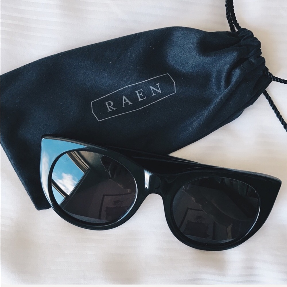 • Raen Black Sunglasses •